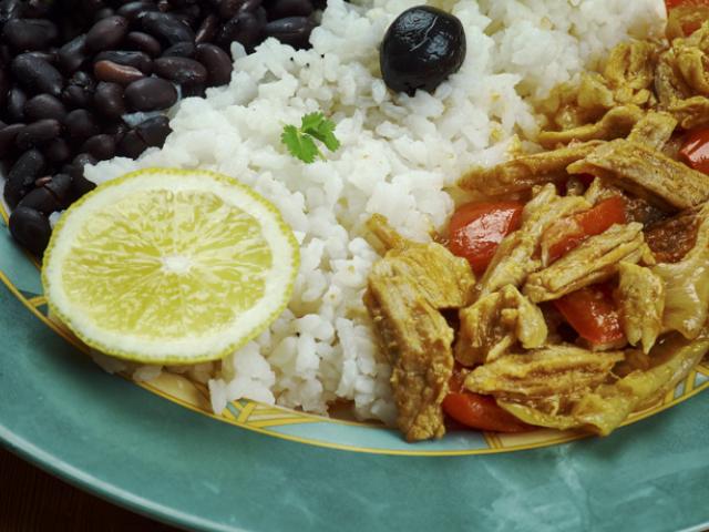 La Bandera Dominicana, ejemplo de plato con alimentos para subir de peso